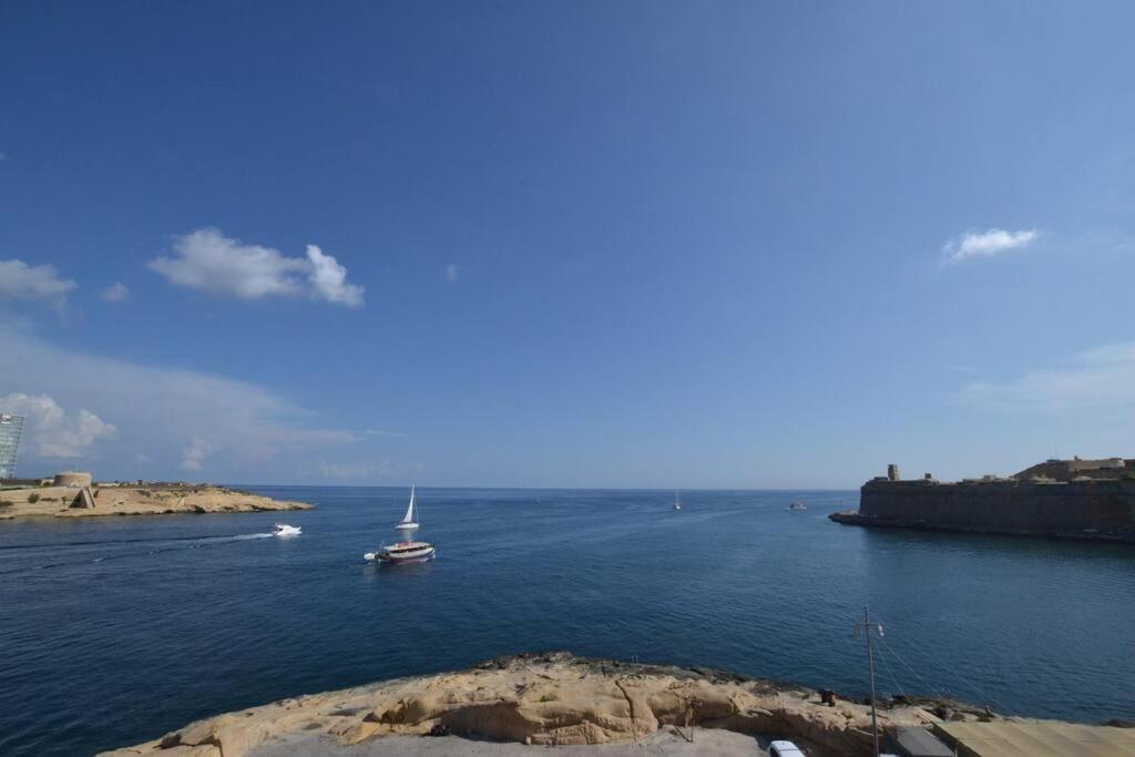 Vallettadreamsuites Groud Floor Shared Sea View Rooof Terrace Bagian luar foto
